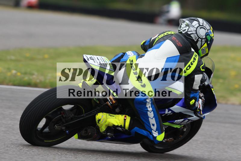 Archiv-2022/13 25.04.2022 Plüss Moto Sport ADR/Freies Fahren/backside
